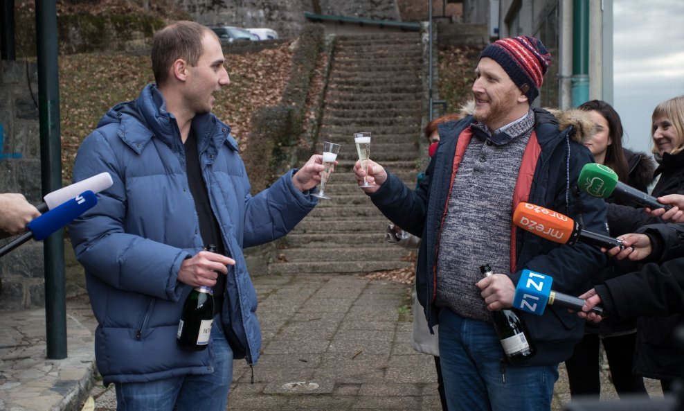 Mišić i Petek šampanjcem proslavili "otvaranje" žičare koju je lani najavio gradonačelnik Bandić