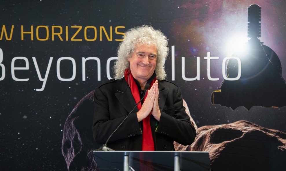 Brian May, gitarist legendarne grupe Queen i astrofizičar koji aktivno sudjeluje u svemirskim istraživanjima New Horizonsa, napisao je pjesmu u čast prolaska svemirske letjelice pored Ultime Thule.