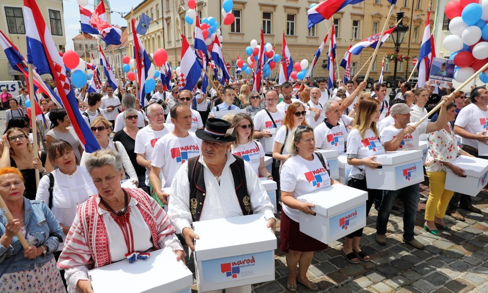 Volonteri GI Narod odlučuje zastupnicima: Raspišite referendum