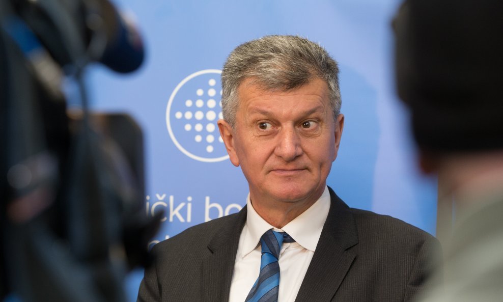 Ministar Kujundžić obišao KBC Osijek