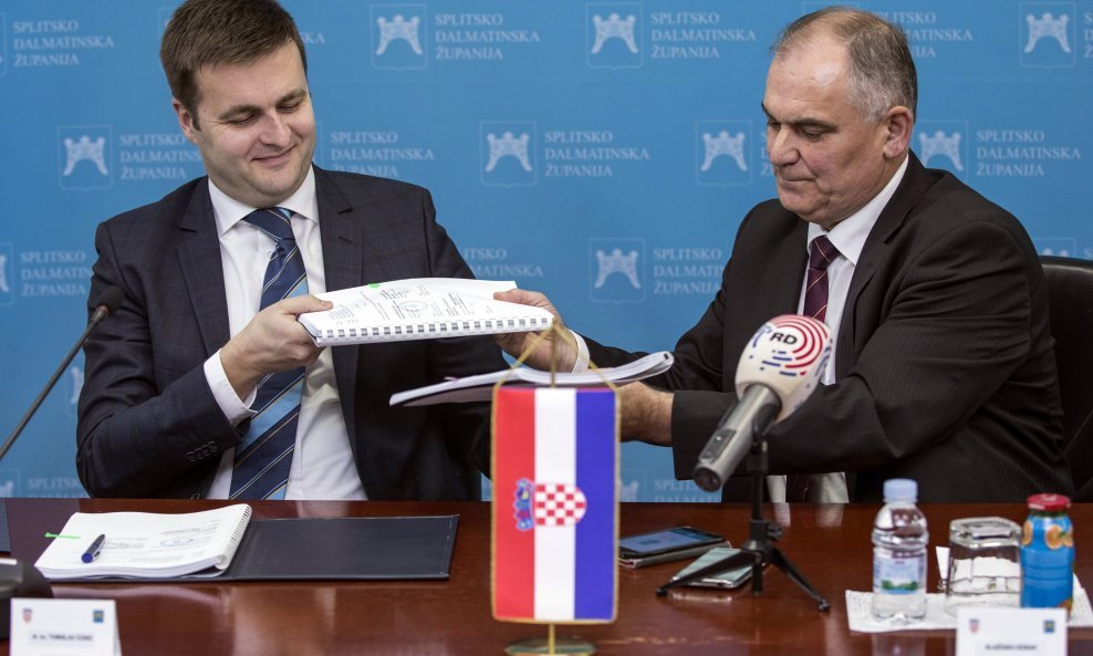 Ministar Ćorić i župan Boban potpisali ugovor o financiranju Lećevice