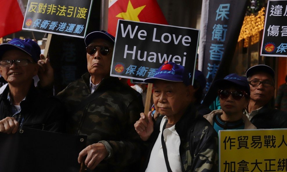 Kinezi širom svijeta protestiraju zbog podizanja optužnice protiv financijske direkorice Huaweija u Americi