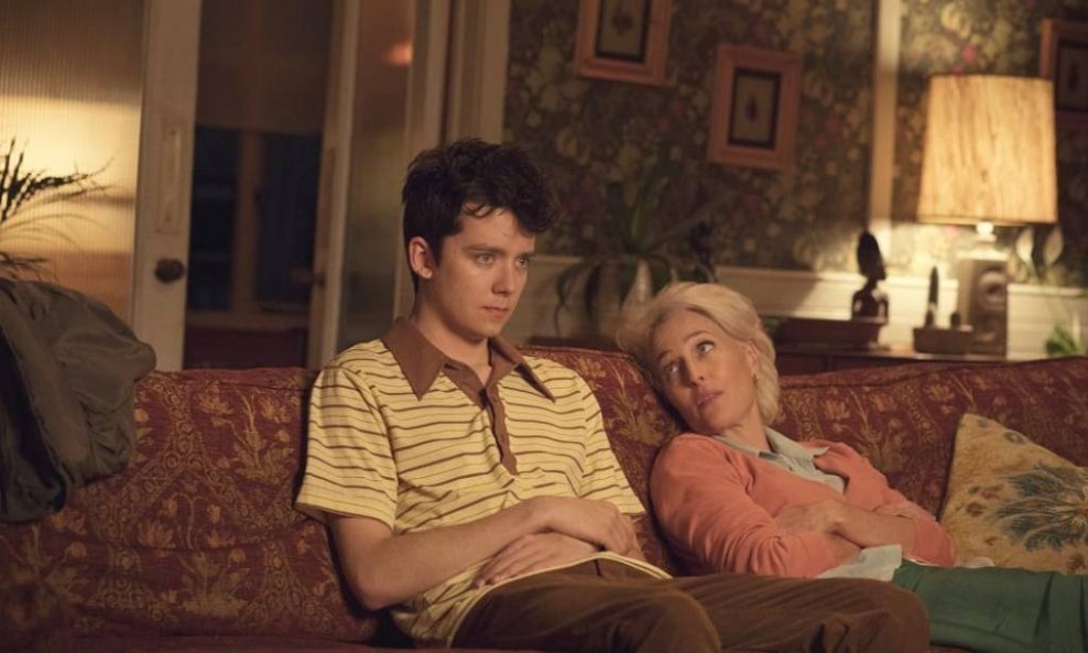 Asa Butterfield i Gillian Anderson u seriji 'Sex Education'