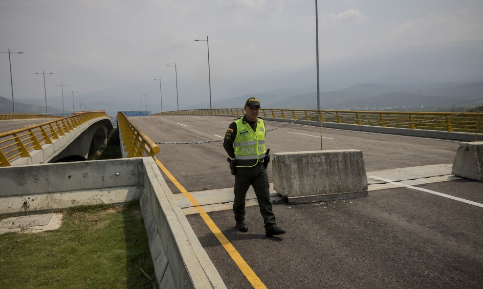 Maduro blokira kamione na granici