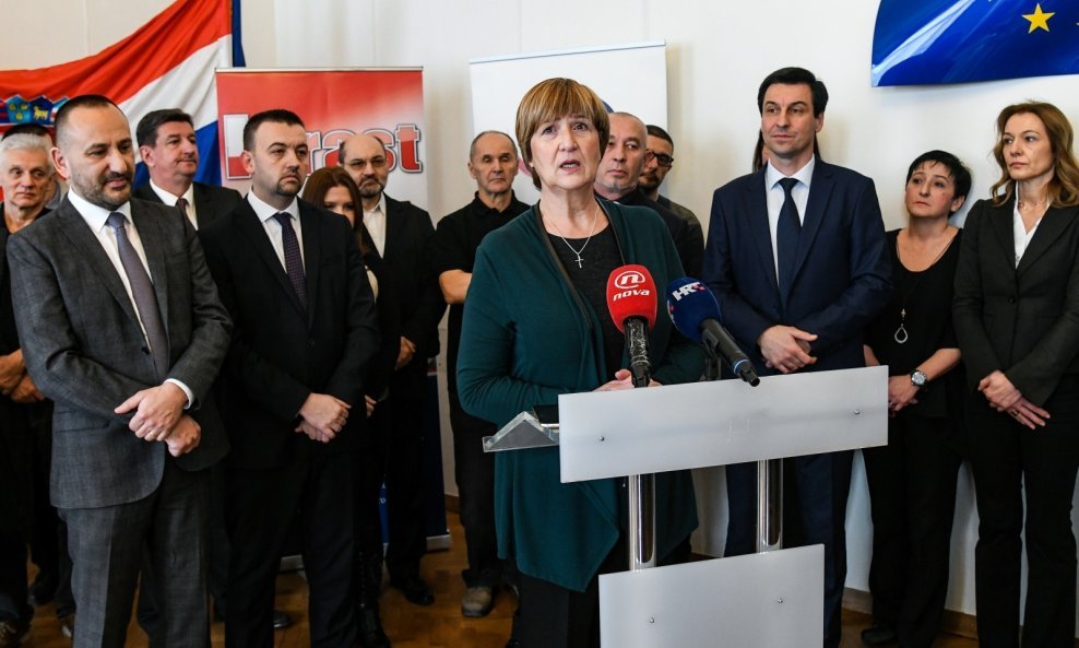 Ruža Tomašić zastupnica je u aktualnom sazivu Europskog parlamenta koja predvodi Hrast i HKS u novom pohodu