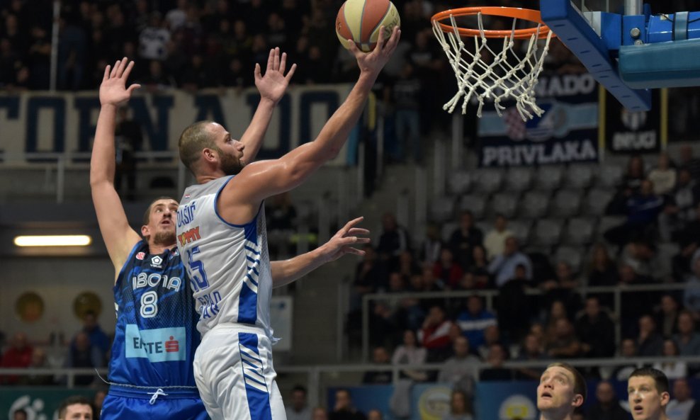 Vladimir Dašić (Zadar) vs.  Filip Bundović (Cibona)