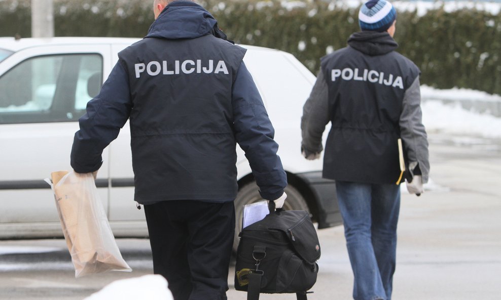 Policija