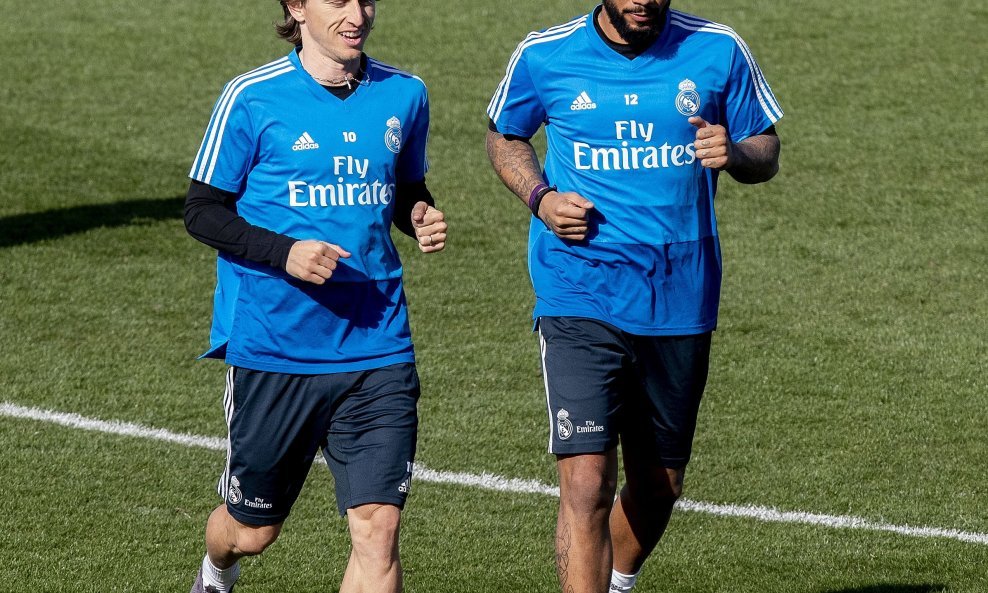 Luka Modrić i Marcelo (desno)