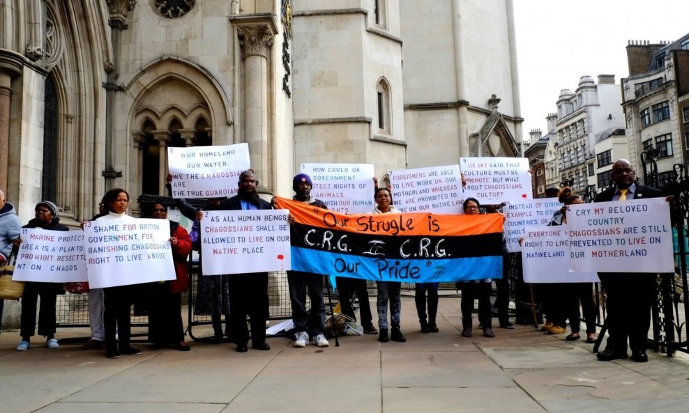 Stanovnici Chagosa na prosvjedu u Londonu 2014. godine