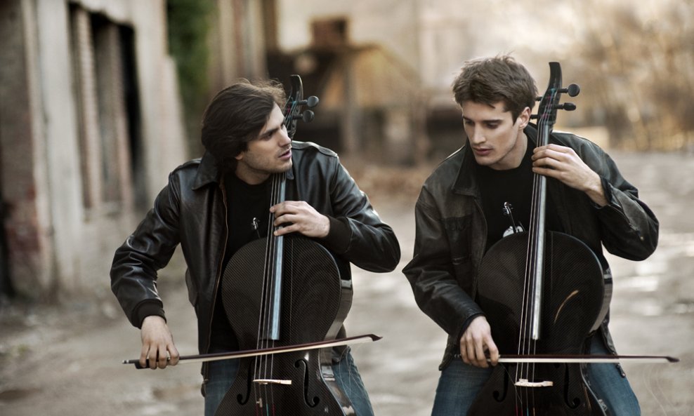 2CELLOS