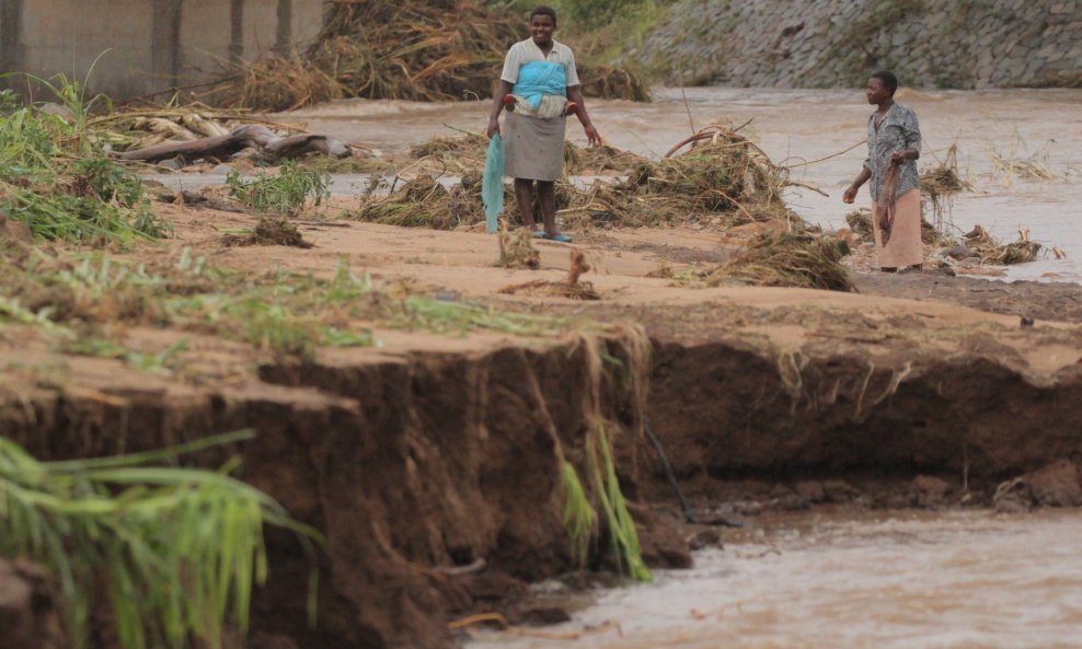 Ukupno 350.000 ljudi trenutačno se nalazi u poplavljenim područjima Mozambika