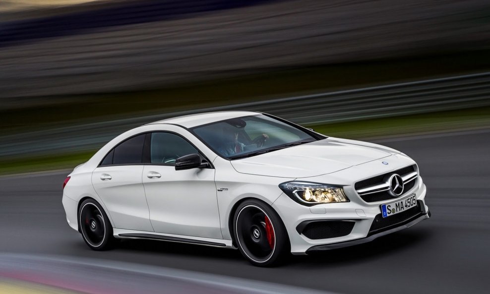 New-Mercedes-CLA-45-AMG-9[2]