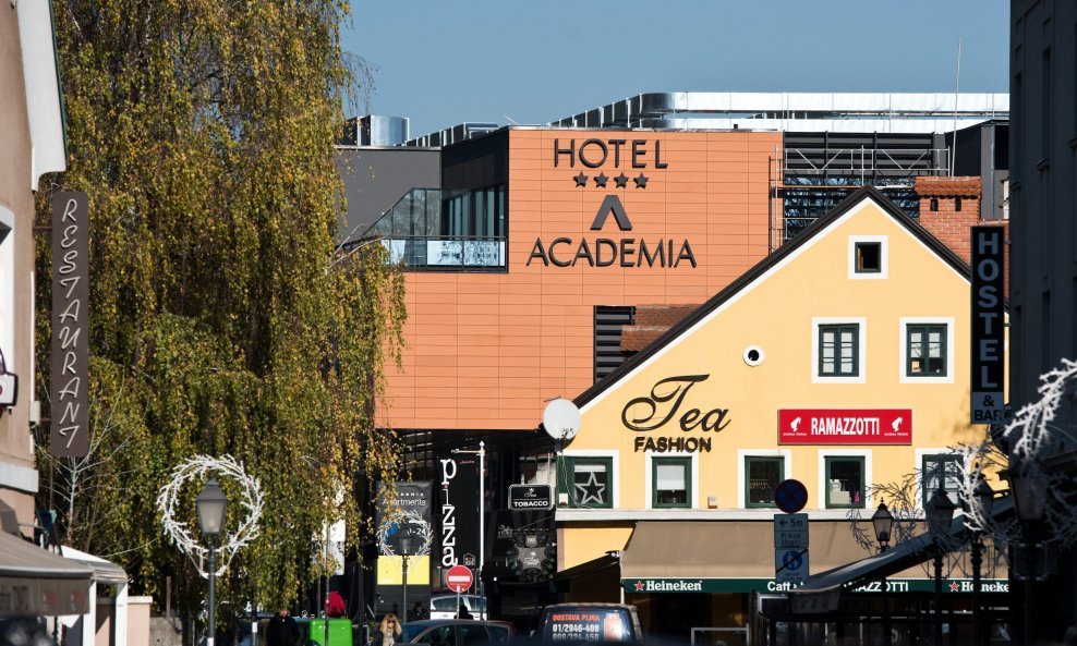 Hotel Academia