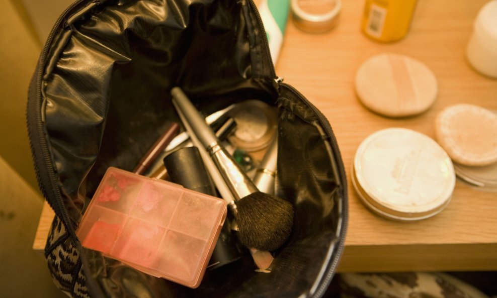 kozmetička torbica kozmetika šminka make up