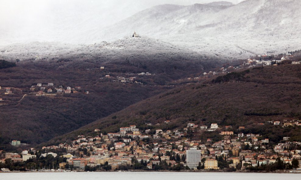 Snijeg na Učki