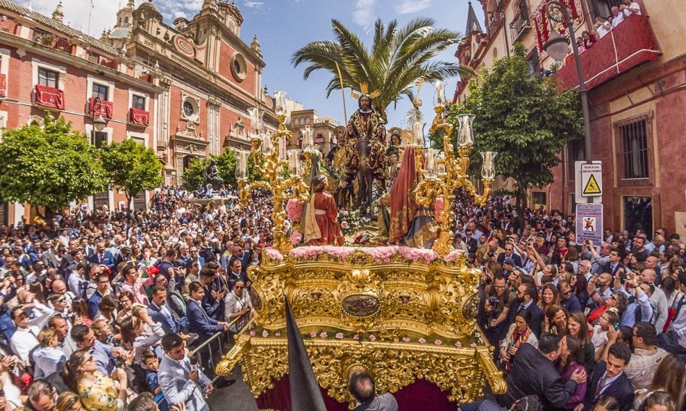 Spriječen je napad na uskrsnu procesiju u Sevilli