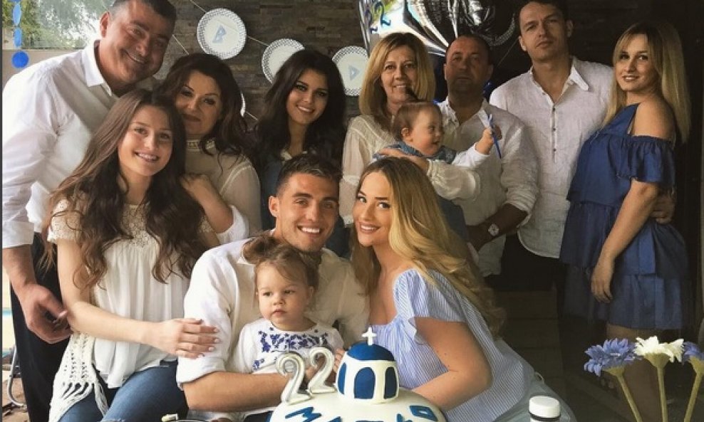 Mateo Kovačić s obitelji je u Madridu proslavio 22. rođendan 