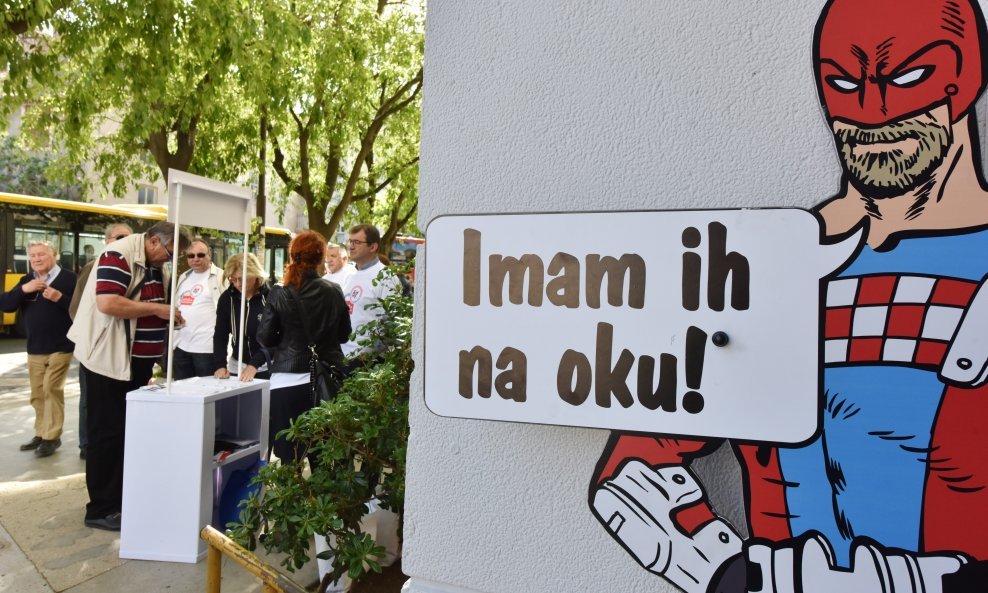 Građani potpisuju za referendum '67 je previše' u Šibeniku