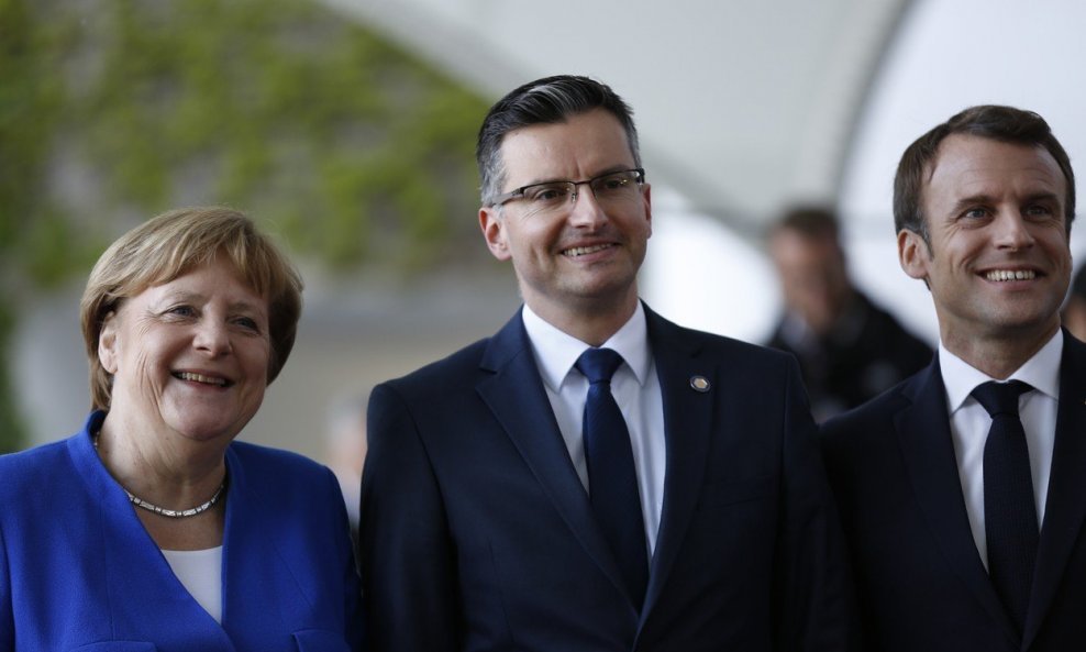 Marjan Šarec u društvu Angele Merkel i Emmanuela Macrona