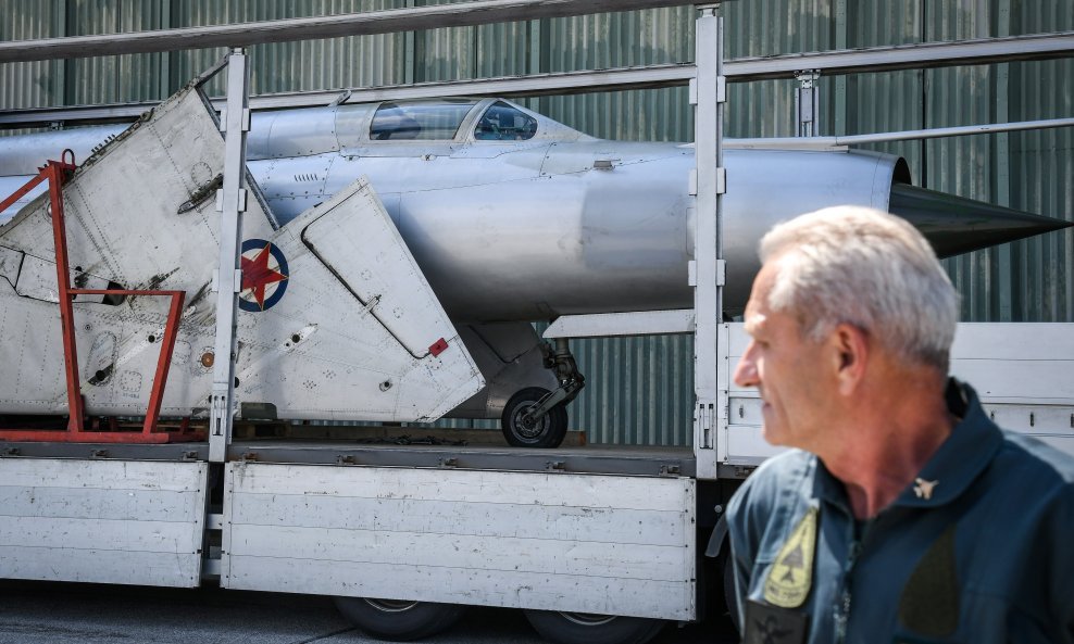 MiG-21 kojim je Perešin preletio u Austriju pokazan je na zagrebačkom Plesu