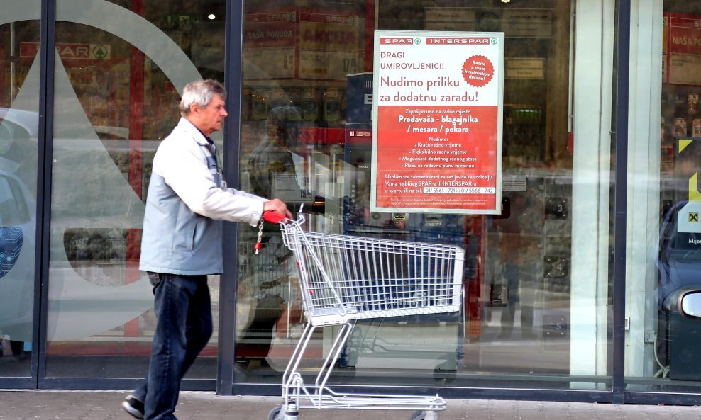 i u hrvatskoj se oglašavaju radna mjesta za umirovljenike ne bi li se popunio nedostatak radne snage