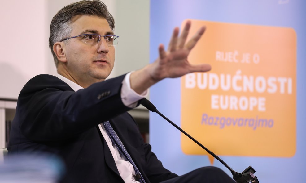 Plenković se kritički osvrnuo na istup Brune Esih te na referndumsku inicijativu protiv mirovinske reforme