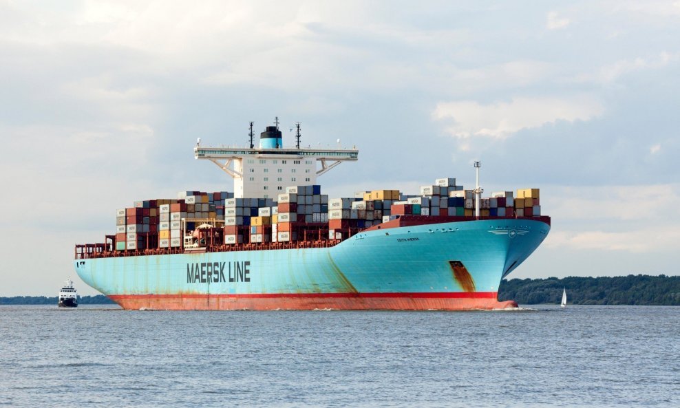 Ilustracija / kontejnerski brod Maersk Hamburg