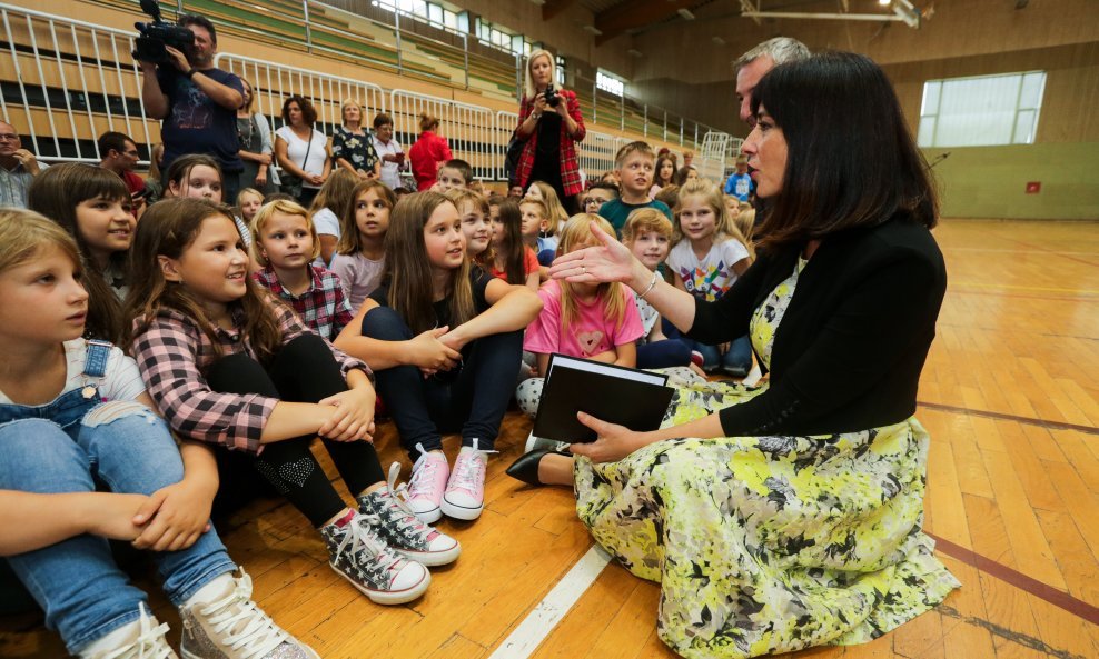 Ministrica Blaženka Divjak u Osnovnoj školi Milke Trnine u Križu