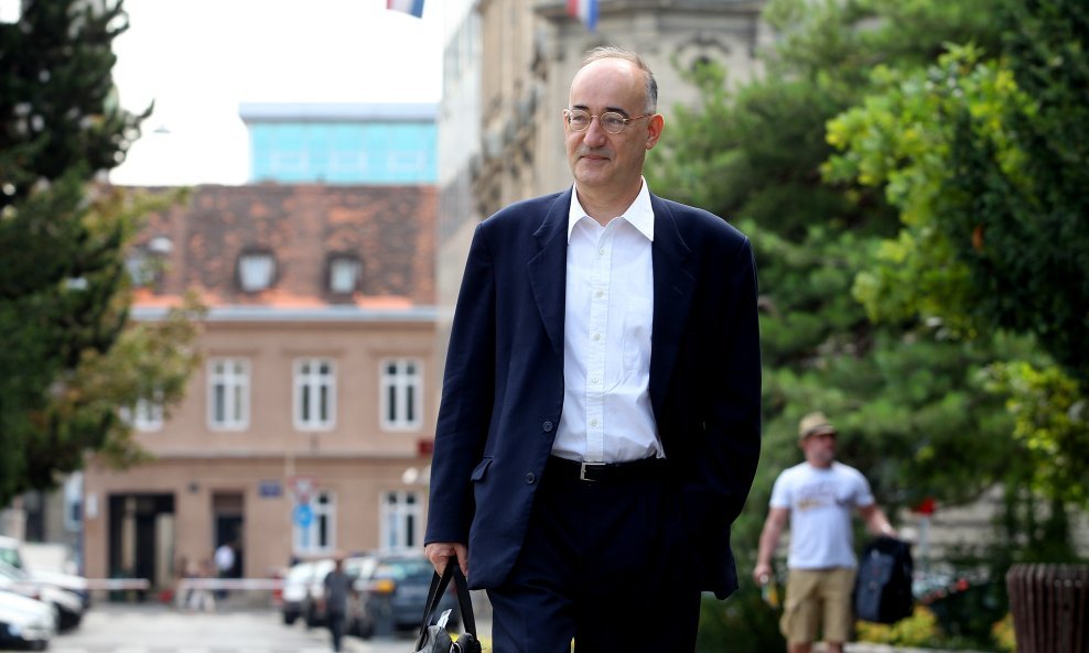 Dr. Drago Štambuk, hrvatski pjesnik, prevoditelj, esejist i diplomat