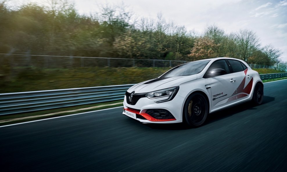 Novi Megane R.S. Trophy-R