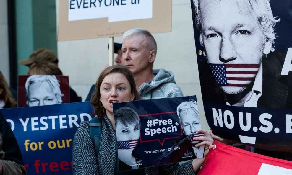 Julian Assange / prosvjedi
