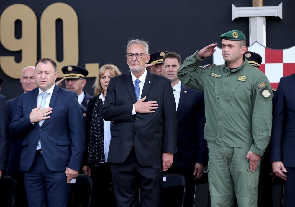 44 godina izlazi 18 godina
