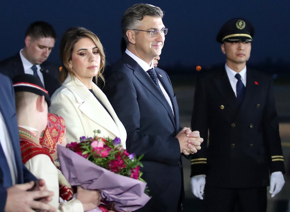 Plenković izmijenio imovinsku karticu: Korigirao je plaću, ali i suprugin radni status - tportal
