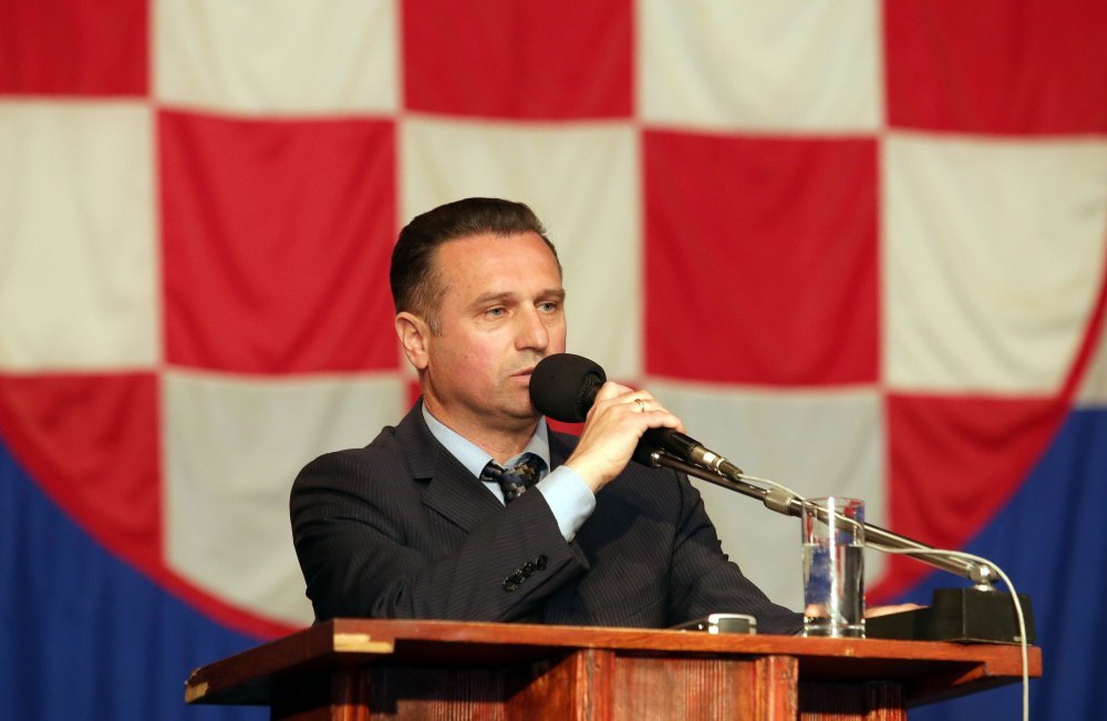 Umjesto što ga odlikuje, Milanović bi trebao učiniti sve da ...