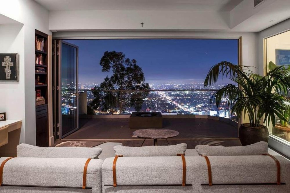 Dom Nicole Scherzinger