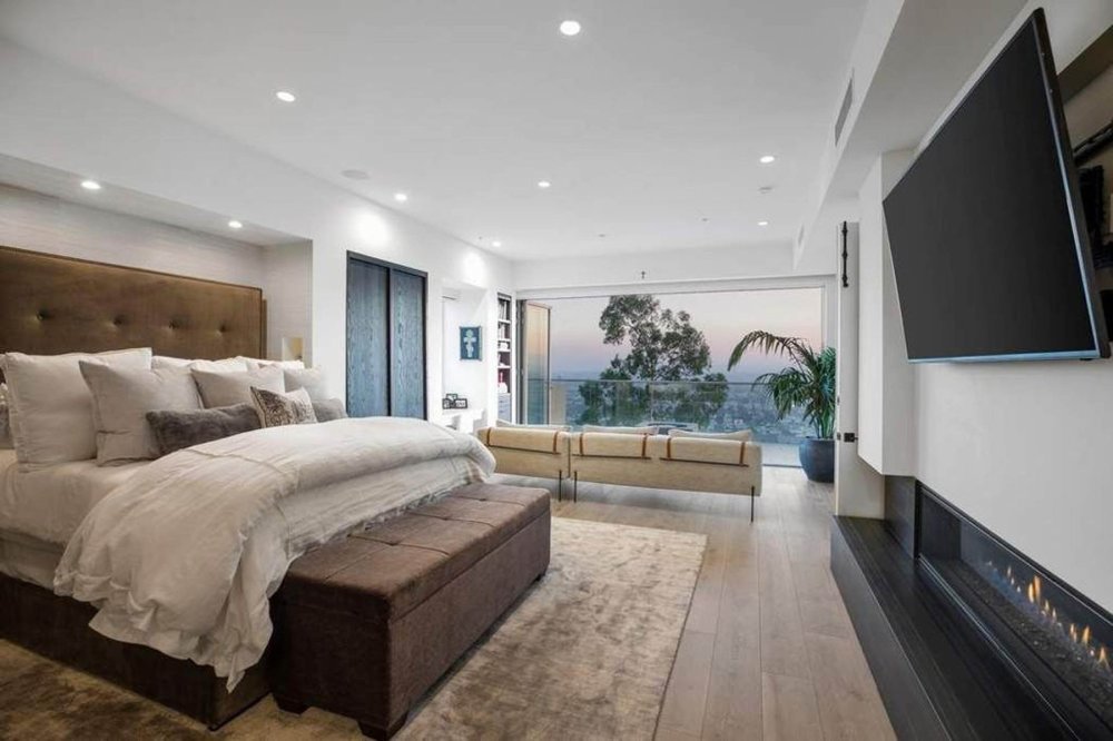 Dom Nicole Scherzinger