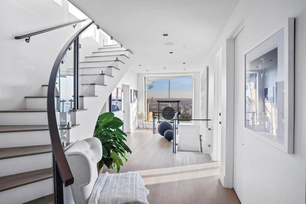 Dom Nicole Scherzinger