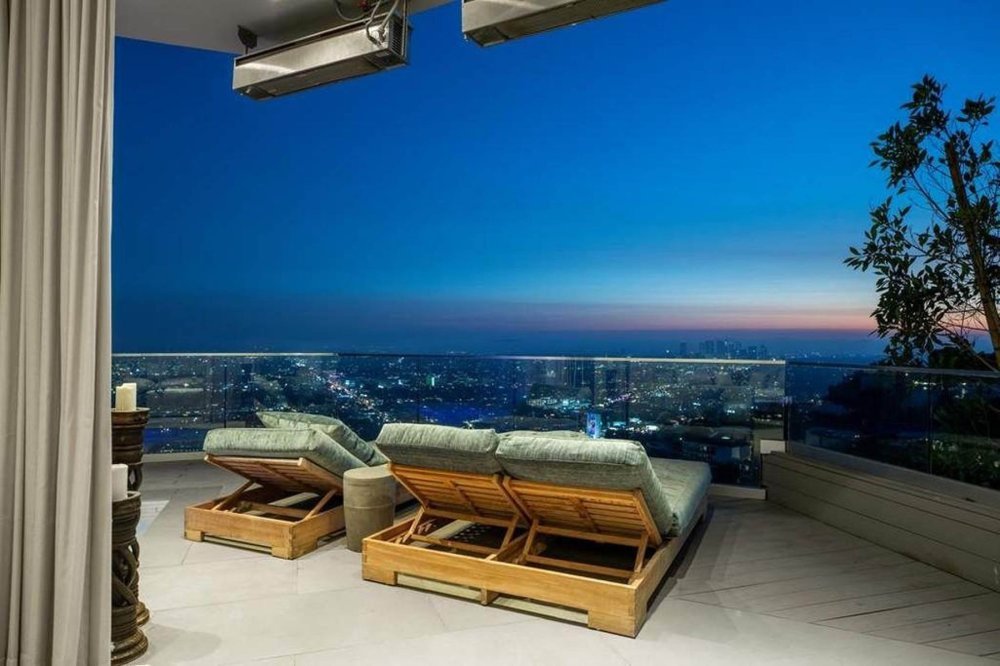 Dom Nicole Scherzinger