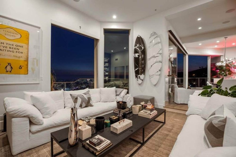 Dom Nicole Scherzinger