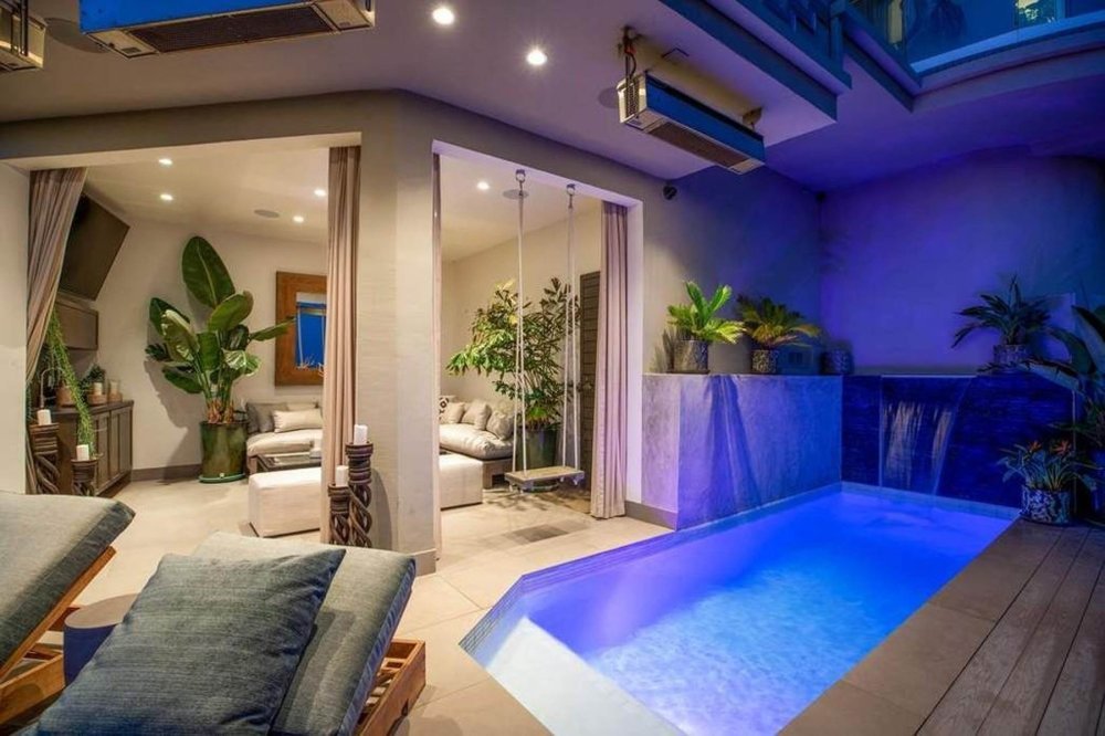 Dom Nicole Scherzinger