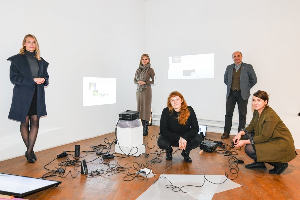 Ivana Andabaka, ravnateljica HDLU, Vlatka Pačarić, direktorica Ureda za marketing, Ivana Tkalčić dobitnica HPB Grand Prix nagrade, Tomislav Buntak, predsjednik HDLU, Nika Šimičić, Kustosica 35. salona mladih - Millennial