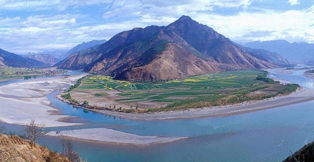 Какие крупные реки в китае. Река Янцзы озера. Верховья Хуанхэ и Янцзы. Река Янцзы Китай. Река Янцзы древний Китай.