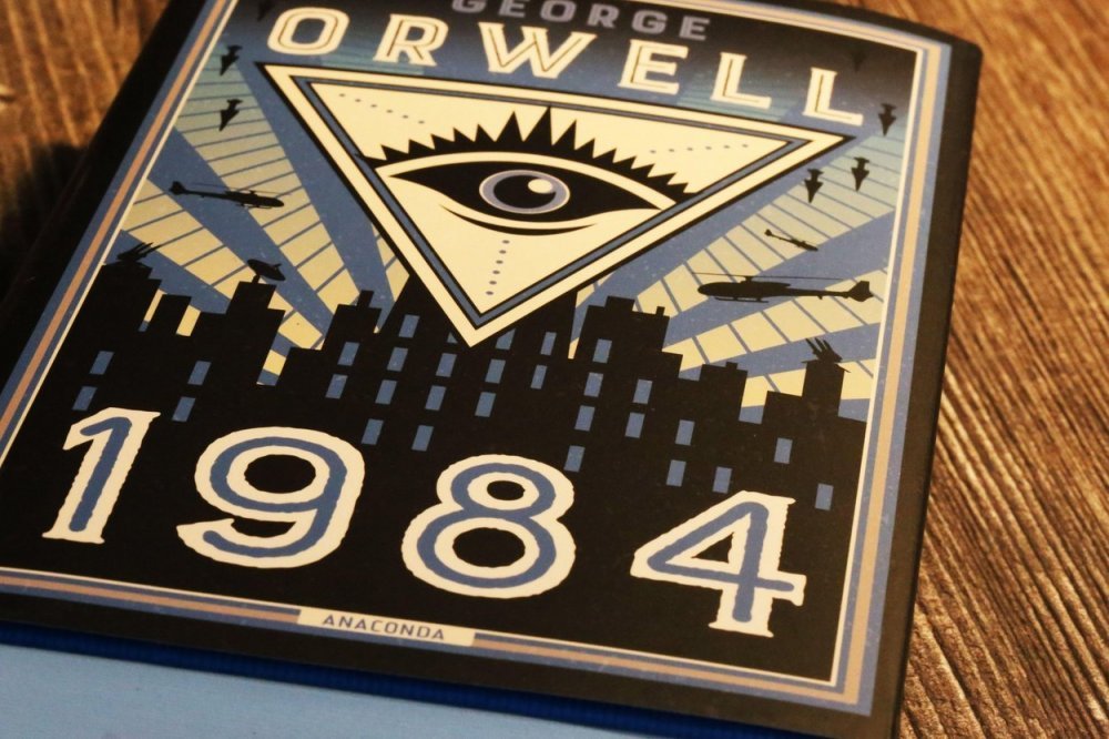 Orwellova 1984. o totalitarnom društvu koje ispire mozgove građanima najprodavanija knjiga u Rusiji - tportal