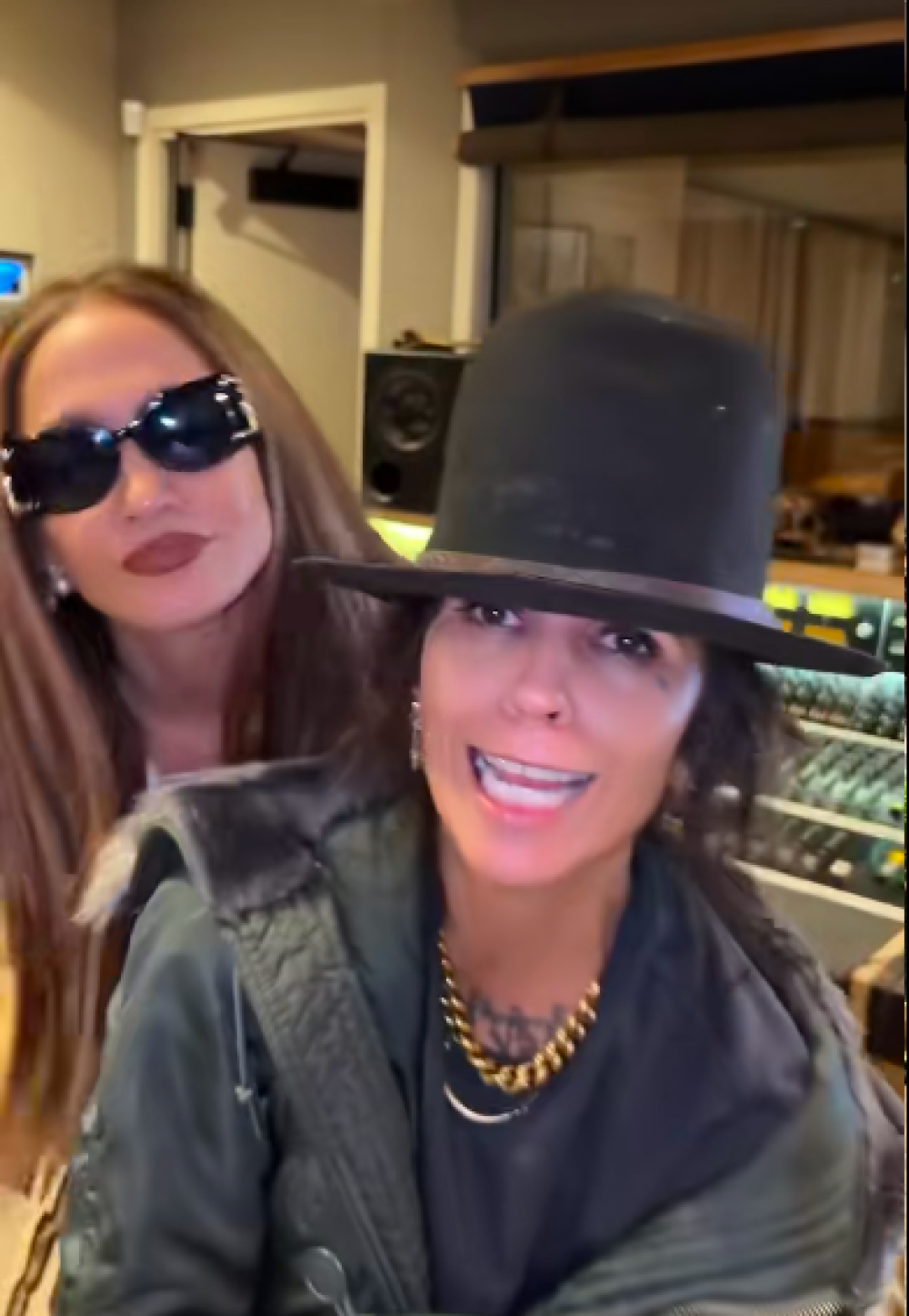 Jennifer Lopez i Linda Perry