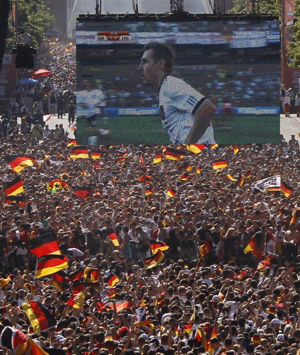 Klose na velikom ekranu u Berlinu