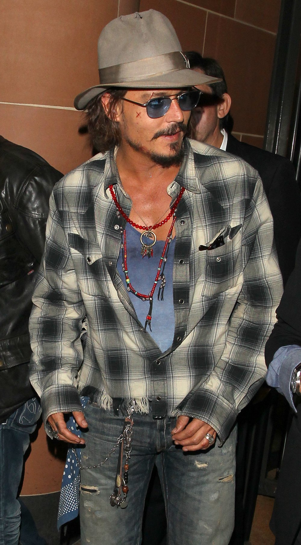 Flanel košulja možda nije najnovijih hit, no kad ju kombinirate kao Johnny Depp morate izgledati dobro. A i partnerica ju može posuditi
