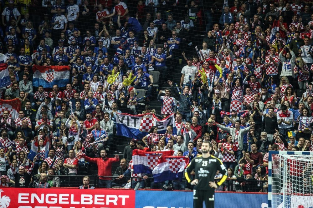 Izvor: Pixsell / Autor: Ivo Cagalj/PIXSELL Hrvatska (Luka Cindrić) - Island Hrvatska (Luka Cindrić) - IslandIzvor: Pixsell / Autor: Ivo Cagalj/PIXSELL Hrvatska (Denis Buntić) - Island Hrvatska (Denis Buntić) - IslandIzvor: Pixsell / Autor: Ivo Cagalj/PIXSELL Hrvatska (Marko Mamić) - Island Hrvatska (Marko Mamić) - IslandIzvor: Pixsell / Autor: Slavko Midzor/PIXSELL Hrvatska (Ivan Stevanović) - Island Hrvatska (Ivan Stevanović) - IslandIzvor: Pixsell / Autor: Slavko Midzor/PIXSELL Hrvatska (Igor Vori) - Island Hrvatska (Igor Vori) - IslandIzvor: Pixsell / Autor: Slavko Midzor/PIXSELL Hrvatska (Marko Kopljar) - Island Hrvatska (Marko Kopljar) - IslandIzvor: Pixsell / Autor: Slavko Midzor/PIXSELL Hrvatska (Marko Kopljar) - Island Hrvatska (Marko Kopljar) - IslandIzvor: Pixsell / Autor: Slavko Midzor/PIXSELL Hrvatska (Denis Buntić) - Island Hrvatska (Denis Buntić) - IslandIzvor: Pixsell / Autor: Slavko Midzor/PIXSELL Hrvatska (Igor Karačić) - Island Hrvatska (Igor Karačić) - IslandIzvor: Pixsell / Autor: Slavko Midzor/PIXSELL Slavlje rukometaša nakon pobjede protiv Islanda Slavlje rukometaša nakon pobjede protiv IslandaIzvor: Pixsell / Autor: Slavko Midzor/PIXSELL Slavlje rukometaša nakon pobjede protiv Islanda Slavlje rukometaša nakon pobjede protiv IslandaIzvor: Pixsell / Autor: Slavko Midzor/PIXSELL Slavlje rukometaša nakon pobjede protiv Islanda Slavlje rukometaša nakon pobjede protiv IslandaIzvor: Pixsell / Autor: Slavko Midzor/PIXSELL Slavlje rukometaša nakon pobjede protiv Islanda Slavlje rukometaša nakon pobjede protiv IslandaIzvor: Pixsell / Autor: Slavko Midzor/PIXSELL Slavlje rukometaša nakon pobjede protiv Islanda Slavlje rukometaša nakon pobjede protiv IslandaIzvor: Pixsell / Autor: Slavko Midzor/PIXSELL Hrvatska - Island (Arnor Atlason) Hrvatska - Island (Arnor Atlason)Izvor: Pixsell / Autor: Slavko Midzor/PIXSELL