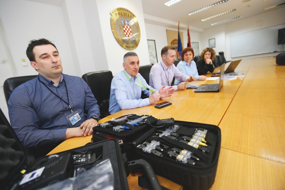 Prevaranti na internetskim stranicama za upoznavanje