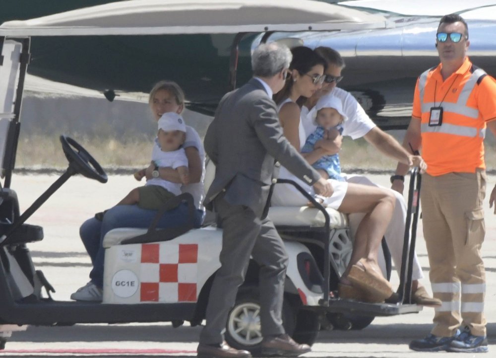 OzlijeÄeni George Clooney s obitelji napuÅ¡ta Sardiniju