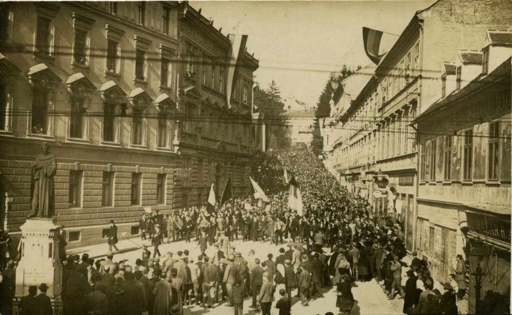Demonstranti u Mesničkoj ulici, Zagreb, 29. 10. 1918.